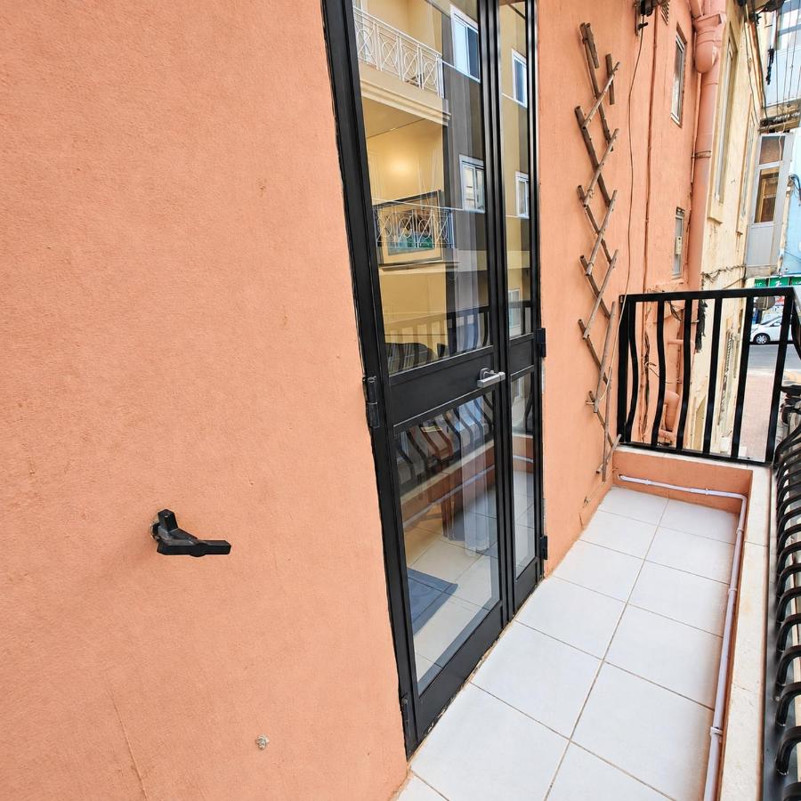 Charming Apartment Steps From the Sea - Bed and Breakfast San Pawl il-Baħar
