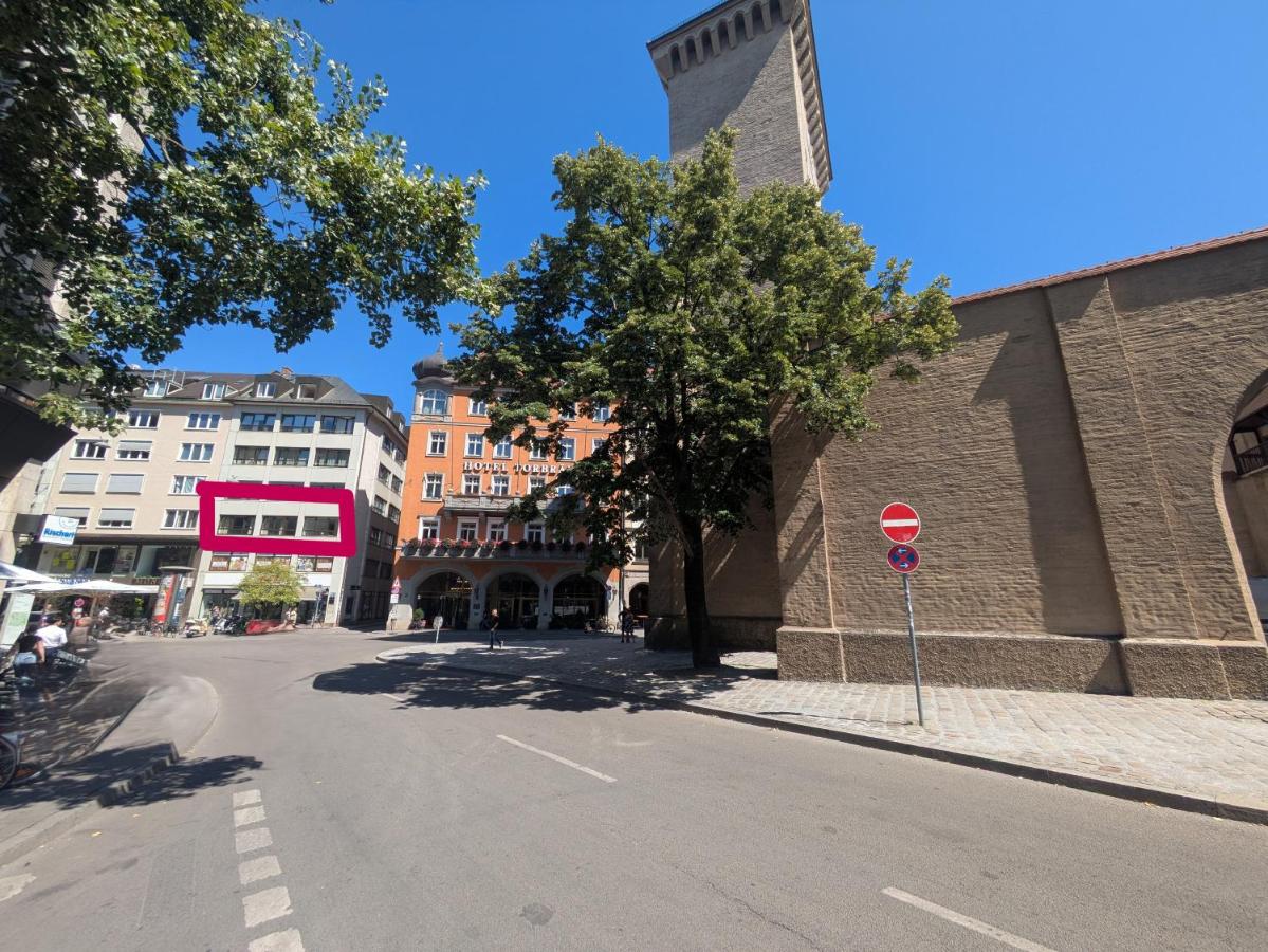 Prime Old Town Location with 3 Bedrooms for 1-7 Guests - Chambres d'hôtes Munich