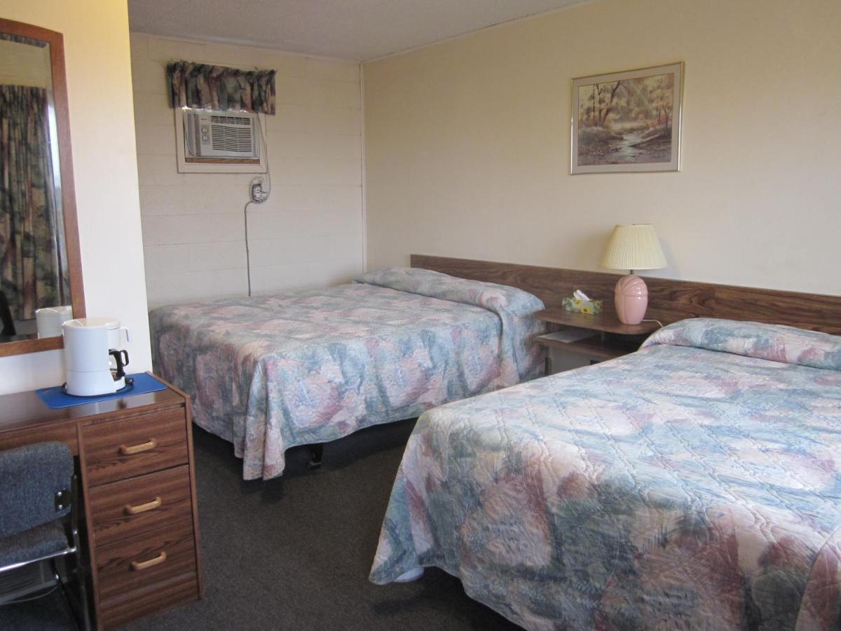 Deluxe Queen Room with Two Queen Beds