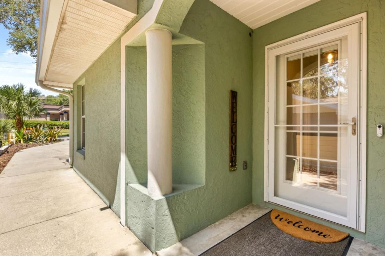 Cozy Bungalow Steps from Downtown Mount Dora - B&B Mt. Dora