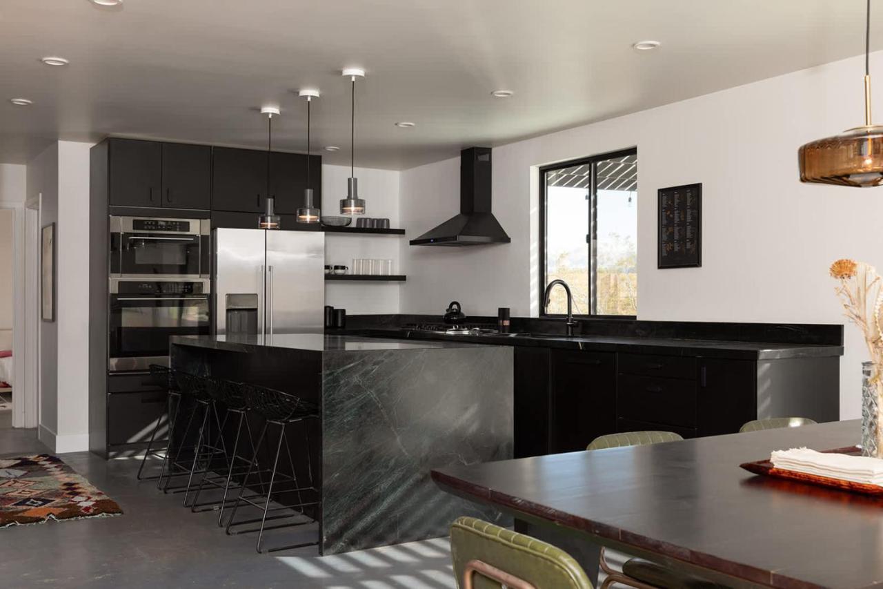 Shadow Mountain House - Hot Tub & Sweeping Views - B&B Joshua Tree