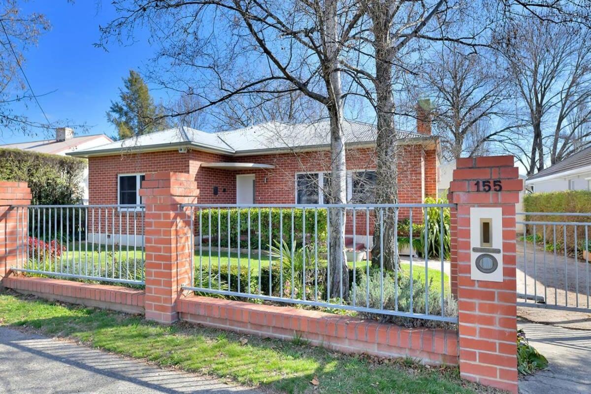 Art House on Anson - Artistic Haven, Spa, Pets - Chambres d'hôtes Orange