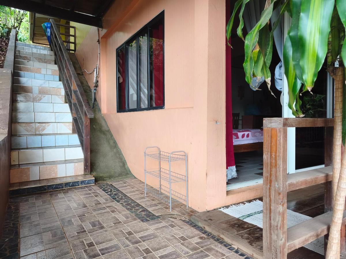Teva's Tahiti Stay - Near Tahiti Airport - Chambres d'hôtes Faaa