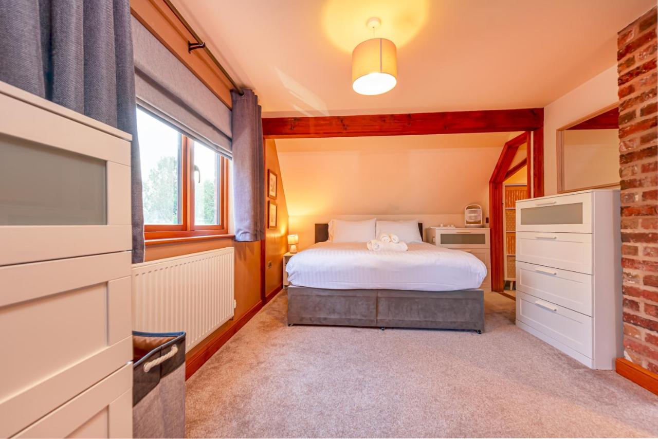 Silverwood-Stylish House Annexe - Pass the Keys - B&B Telford