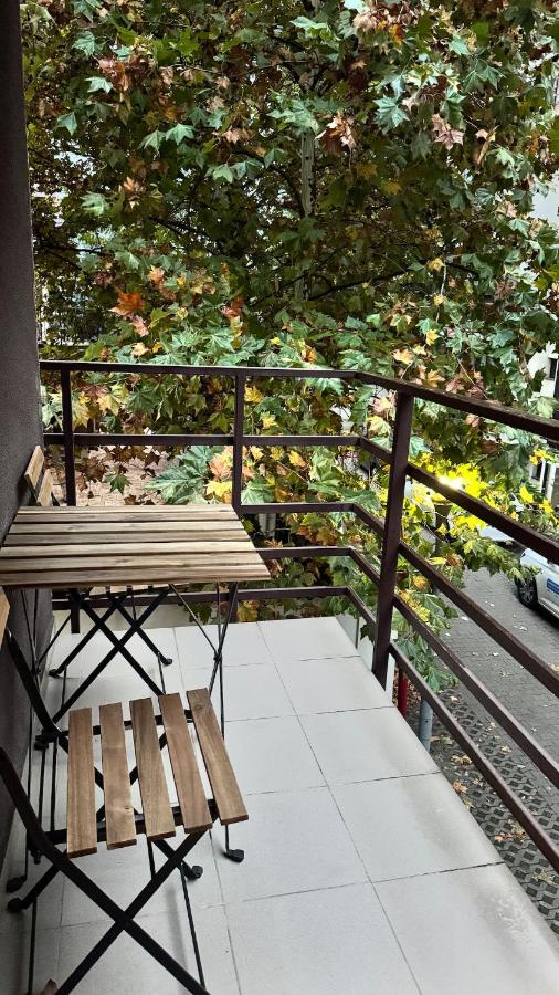 Studio Modern cu Parcare Privată, Metrou la 700 m - Bed and Breakfast Popeşti-Leordeni