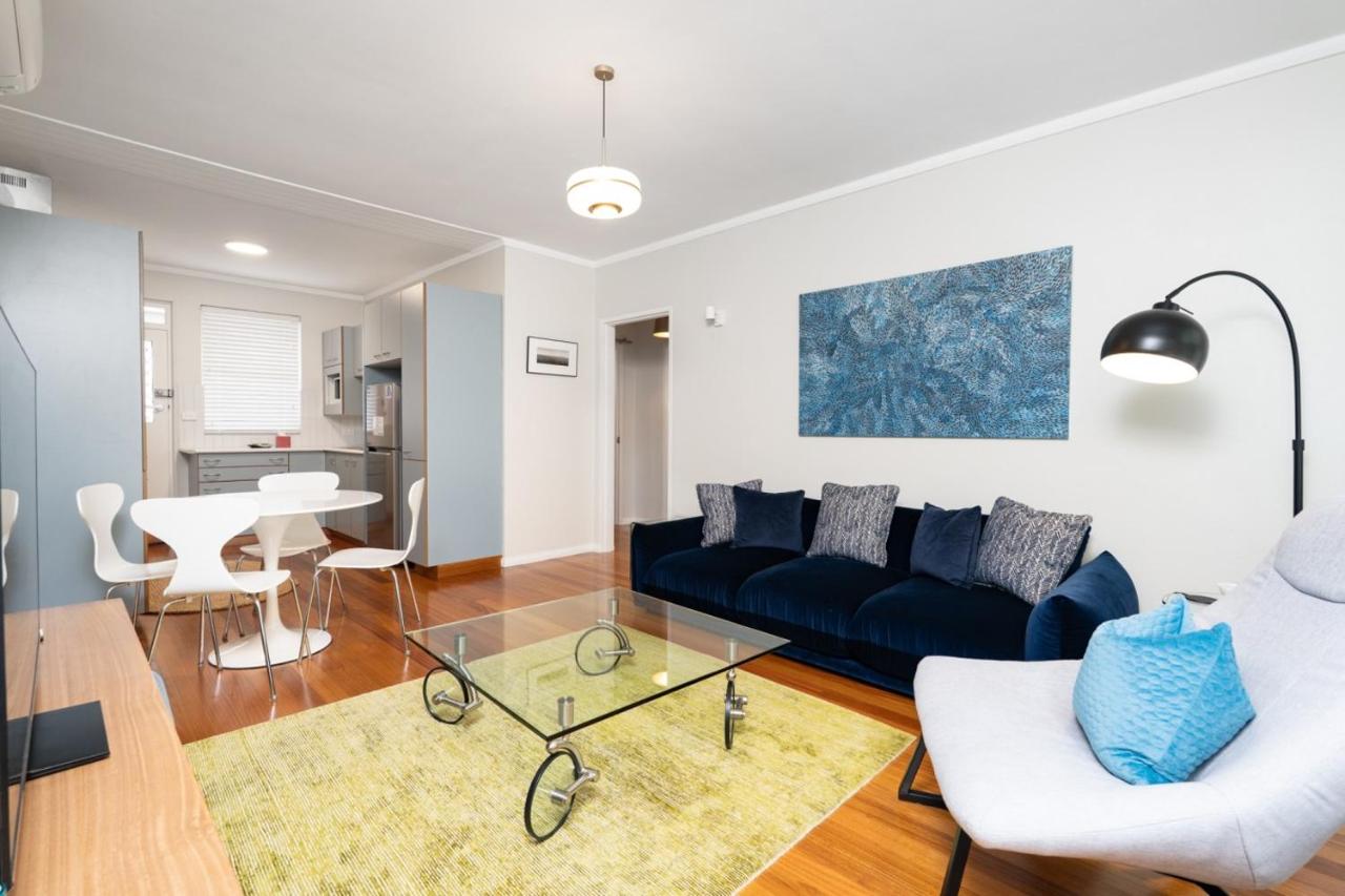 Freshly Renovated 2BR Near Braddon and Mt Ainslie - Hosted by Canstay - B&B Comobella