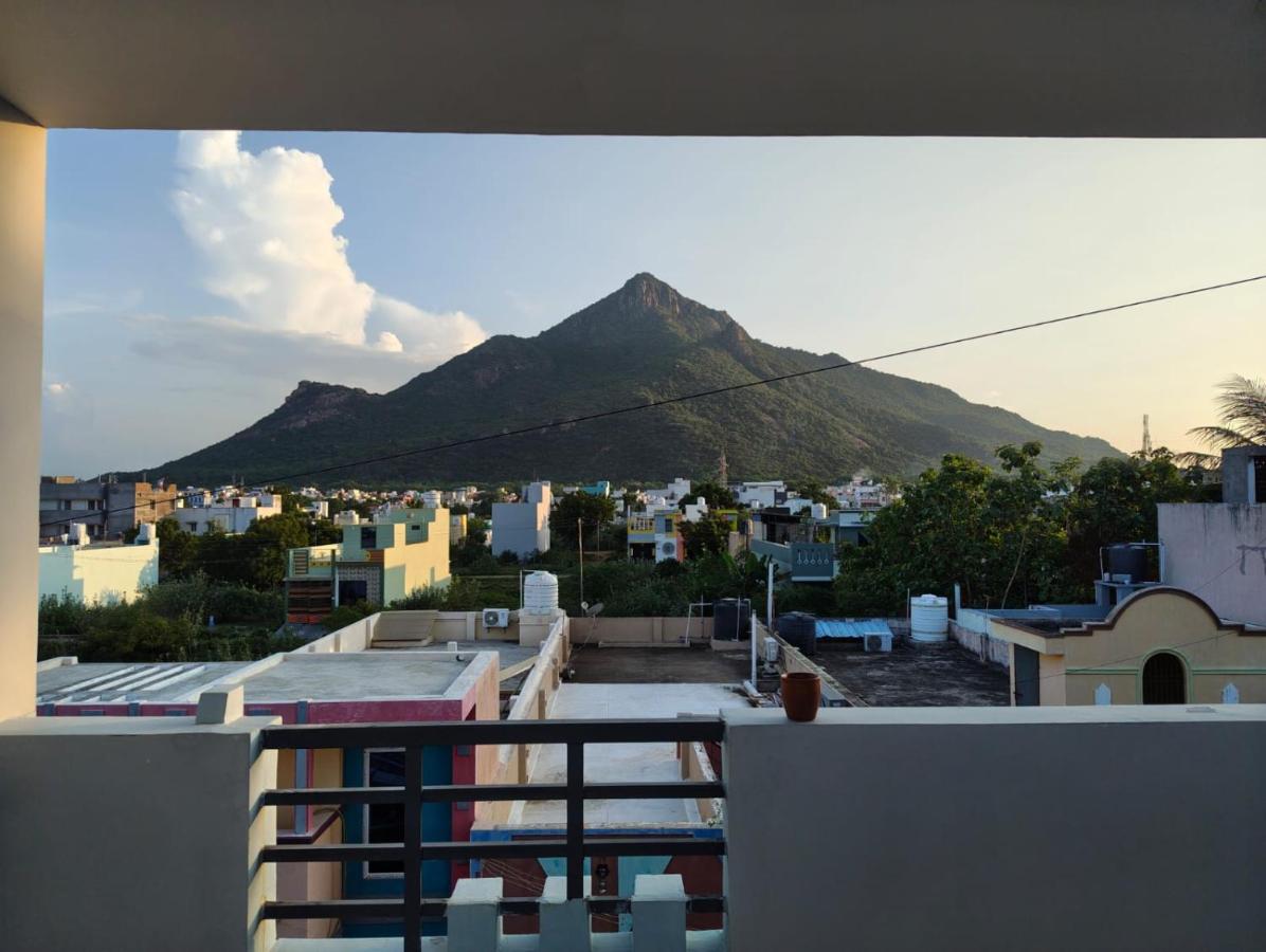 TOT backpackers hostel - Ferienwohnung Tiruvannamalai