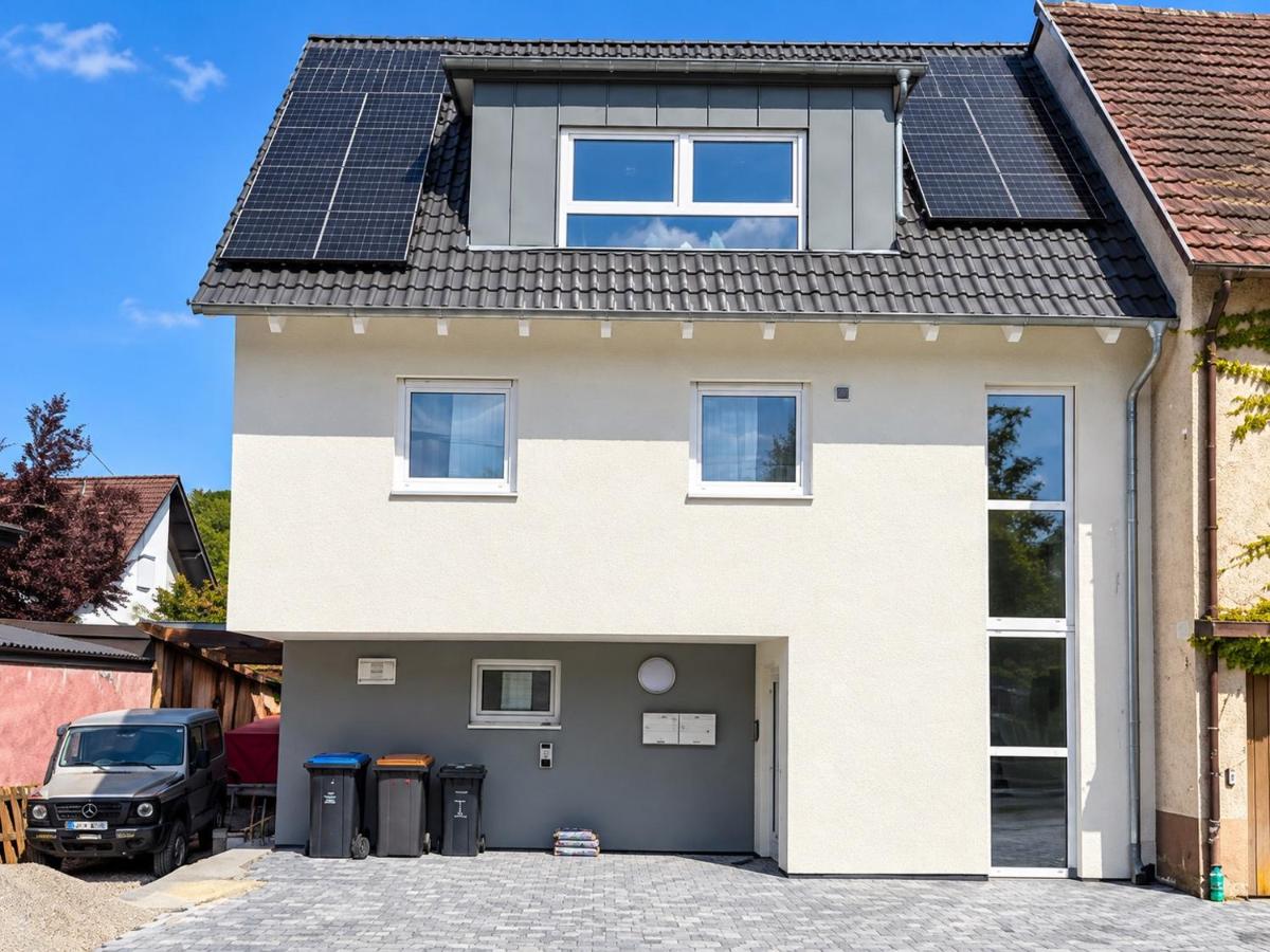 Großes Business Appartement für bis zu 5 Personen-Küche, Terrasse & schnelles WLAN nähe Sindelfingen - Bed and Breakfast Aidlingen