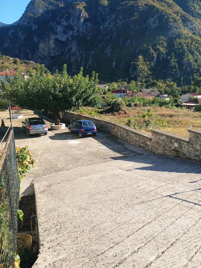 Tymfi studio Konitsa - Chambres d'hôtes Kónitsa