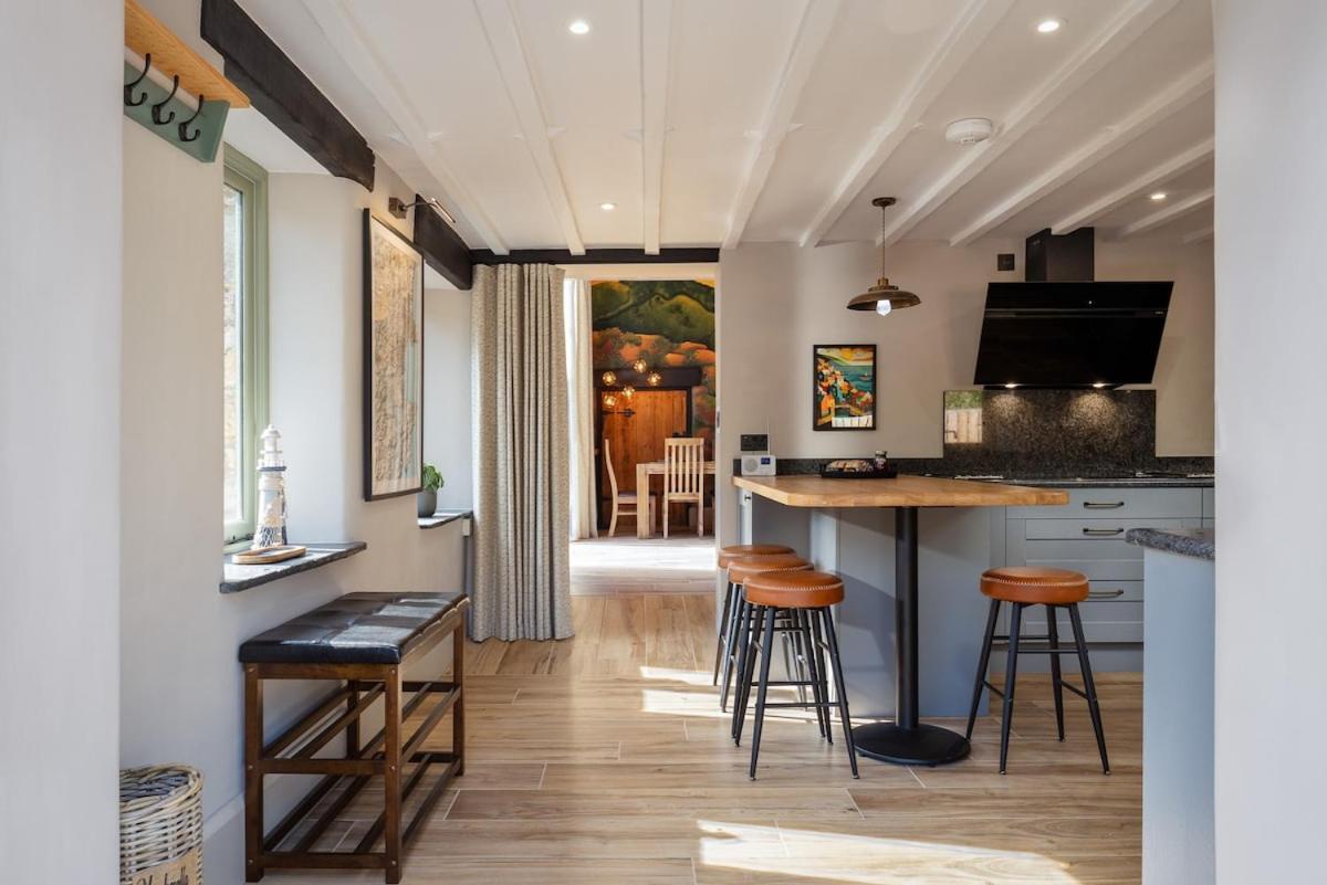 Woodpeckers - Stylish luxury property with hot tub - Bed and Breakfast Marldon