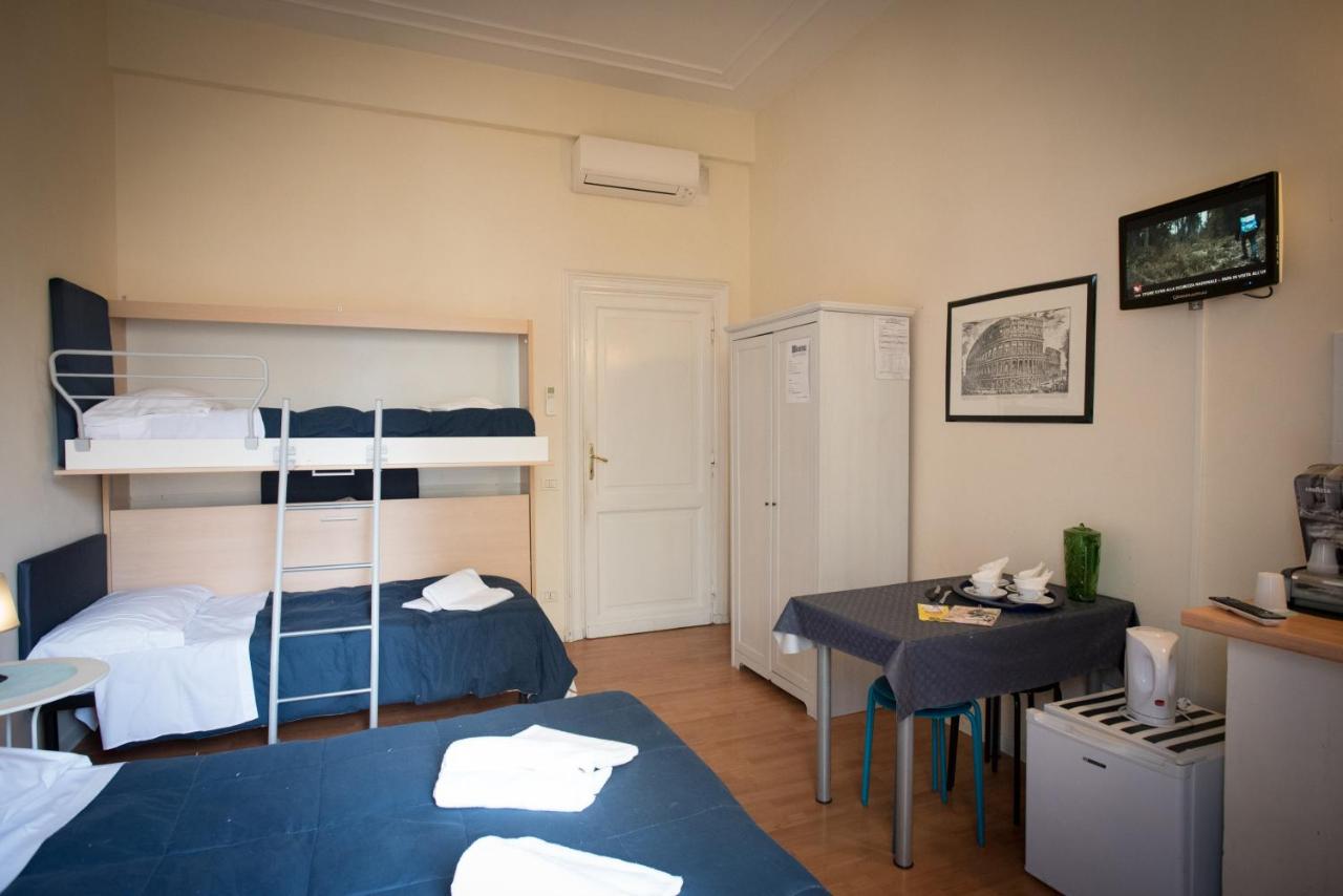 Economy Familiekamer met Eigen Externe Badkamer