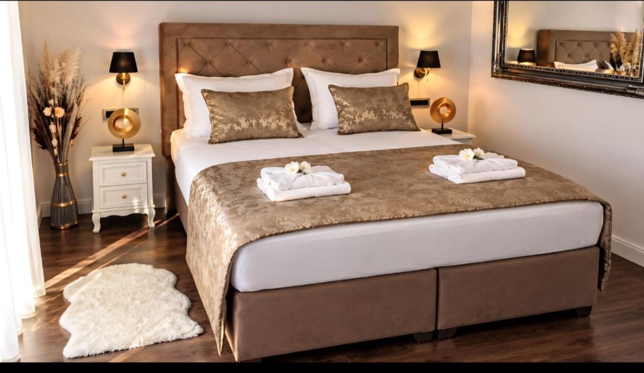 Villa LOREN Apartments & Rooms - Bed and Breakfast Kutleše
