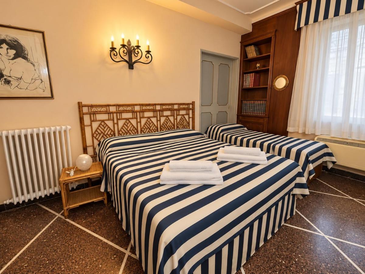 Antica Corte di Pisa PER SOLE COPPIE, Vicino a Stazione Treni e 20 minuti a piedi da Piazza dei Miracoli - B&B Pisa