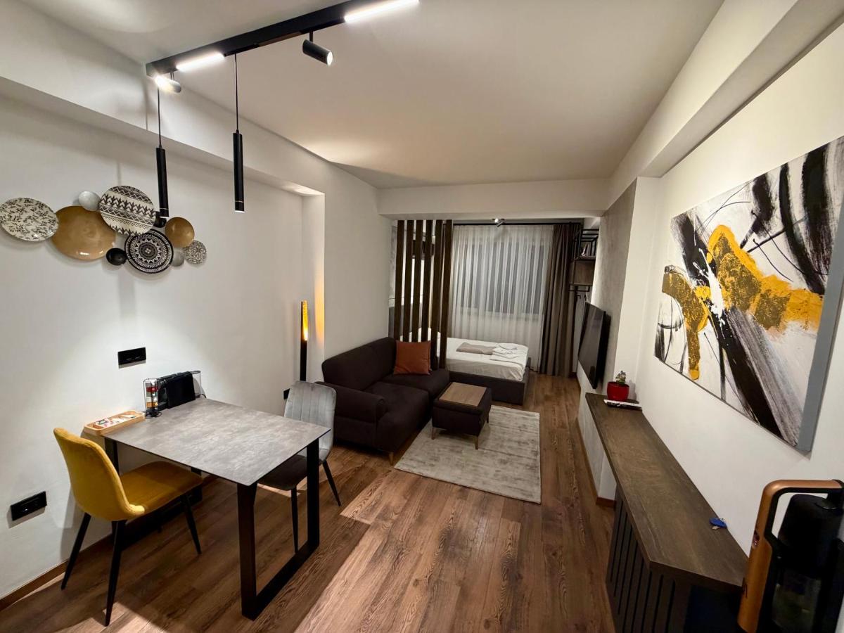 Studio 12 Prishtina - Bed and Breakfast Pristina