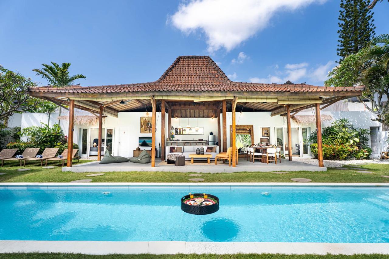Villa Thiara by Optimum Bali - Newly refurbished 500 m to Beach & Kudeta - Central Seminyak Oberoi - B&B Seminyak