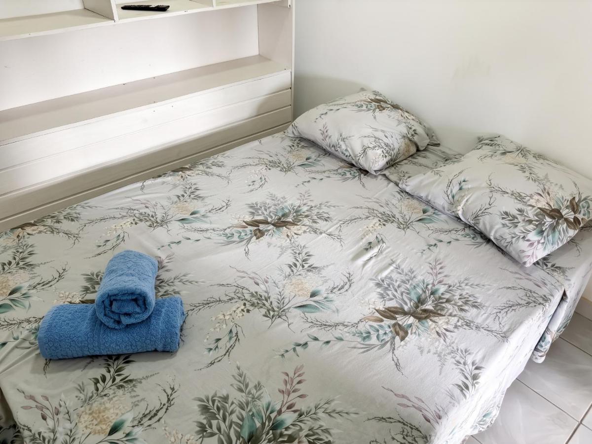 Appartement confortable à Le Gosier avec piscine - B&B Le Gosier