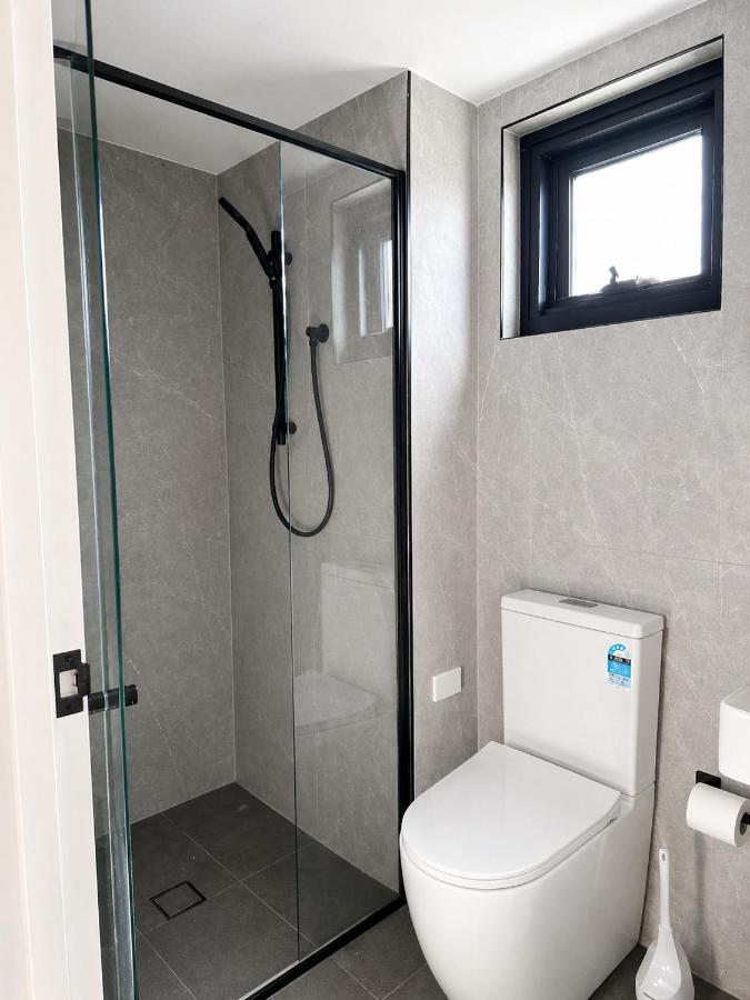 Private Studio next to Macca's - B&B Sydney