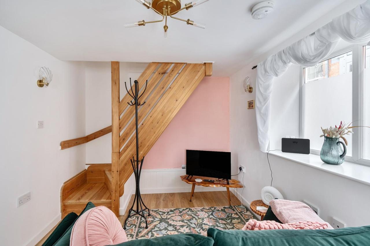 WalkersBase NutAllergy Friendly - Sleeps3 - PetsOK - B&B Bridport
