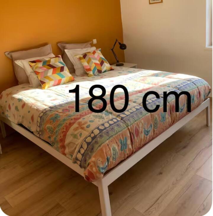 chambre studio dans les bois lit 200cm 180cm - B&B Namur