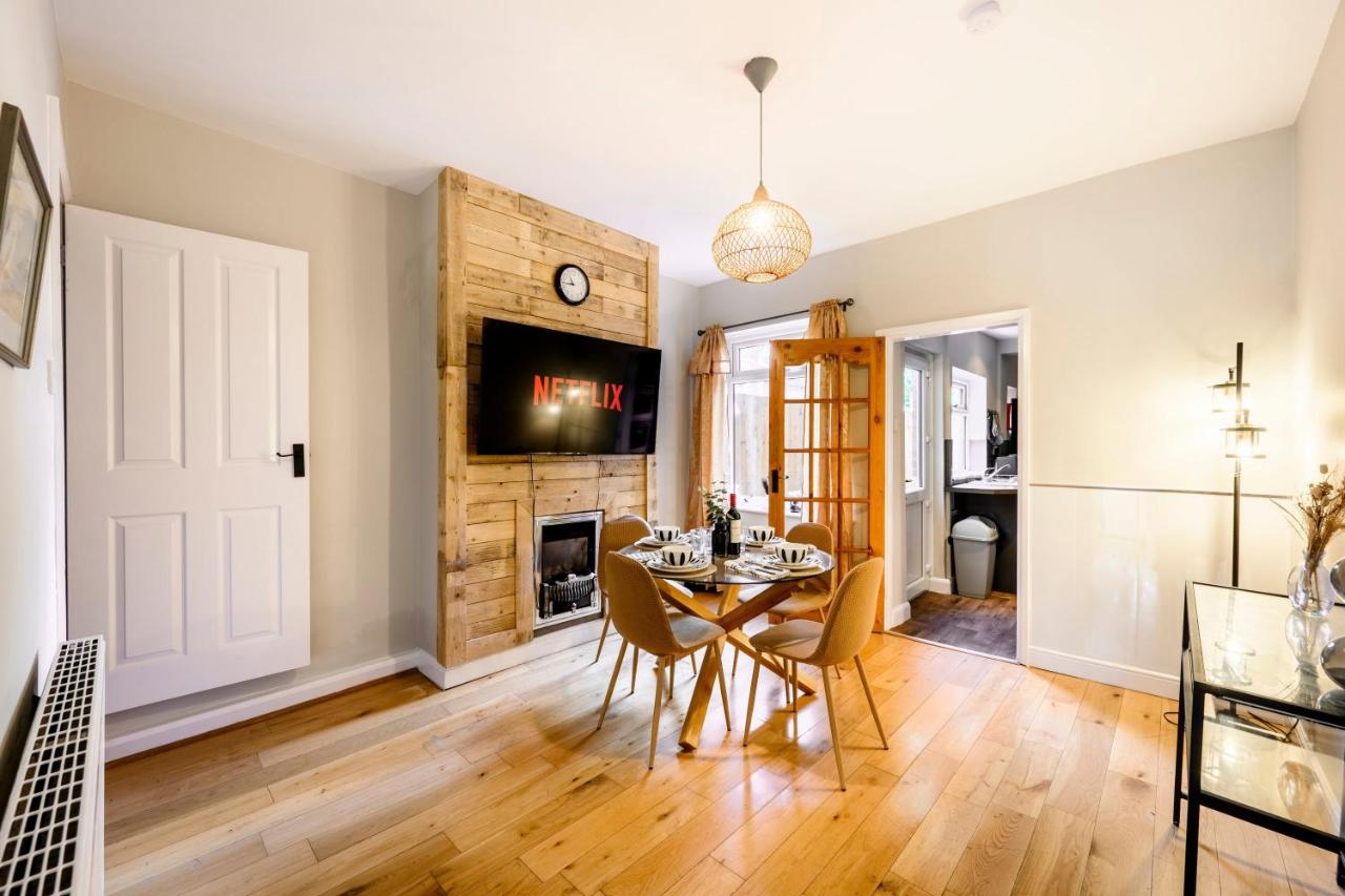 Renovated 2 Baths 2 Lounges Parking Garden - Bed and Breakfast Birmingham