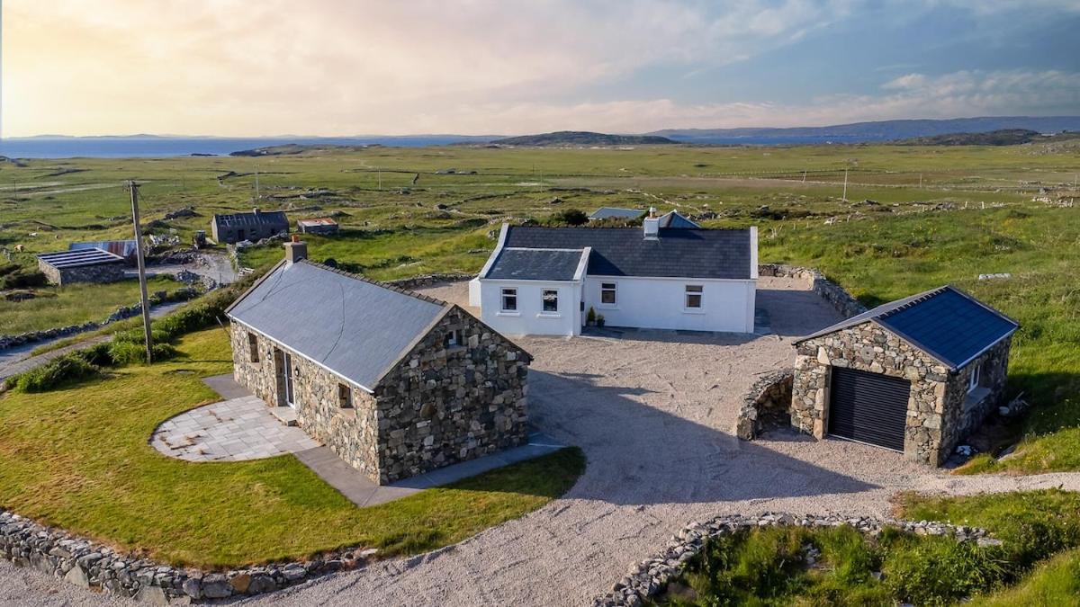 Paddy Carrolls Cottage - B&B Ballyconneely