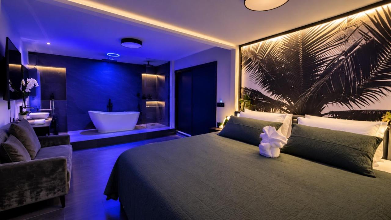 Luxury Villa with Private Spa - Chambres d'hôtes Phoenix