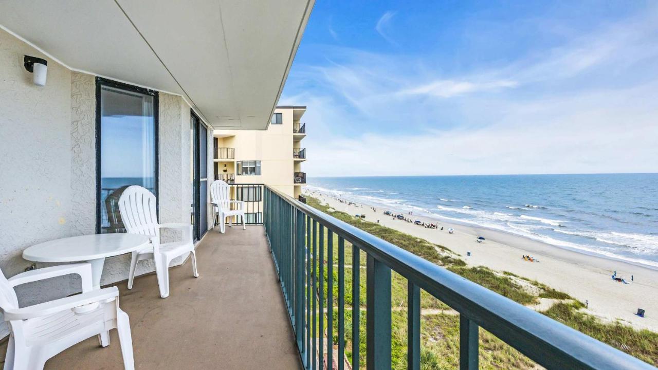 Huge Oceanfront End Unit Top Location with Pool - Chambres d'hôtes Myrtle Beach