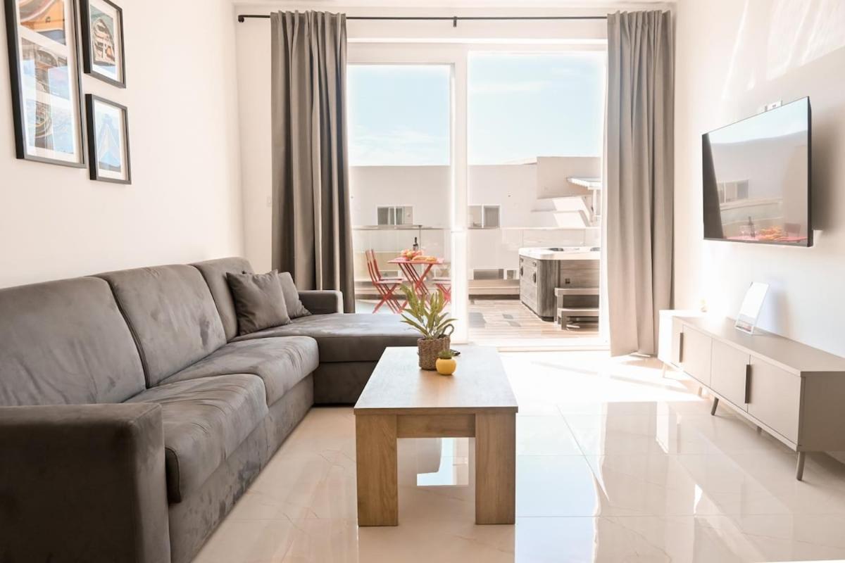 2-Bedroom Penthouse with Terrace & Jacuzzi - B&B Swieqi