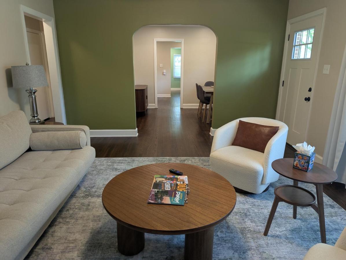 The Homestead Bungalow 2BR Den, Pets OK - B&B Durham
