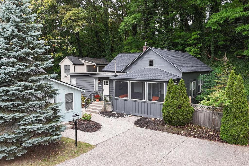 Screened porch pt water views hot tub walk to Saug - Bed and Breakfast Saugatuck