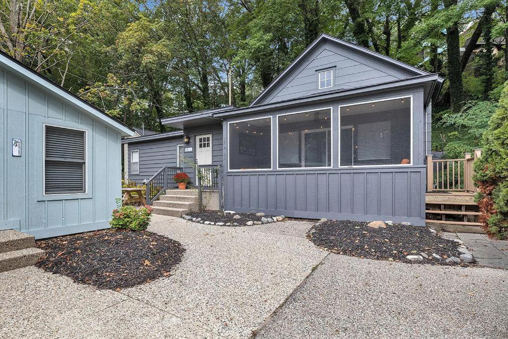 Screened porch pt water views hot tub walk to Saug - Bed and Breakfast Saugatuck