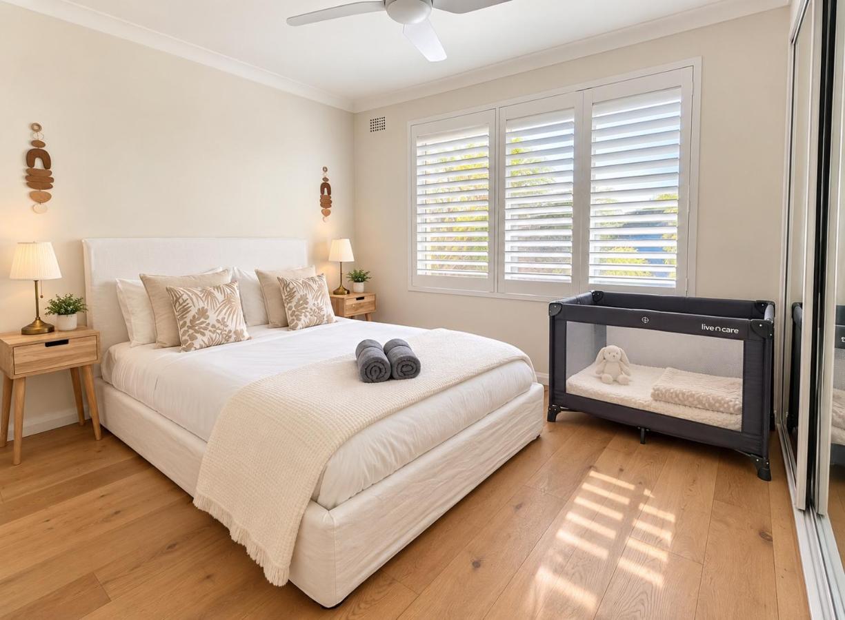 Sunny 2BR Retreat Drummoyne Harbour - B&B Sydney