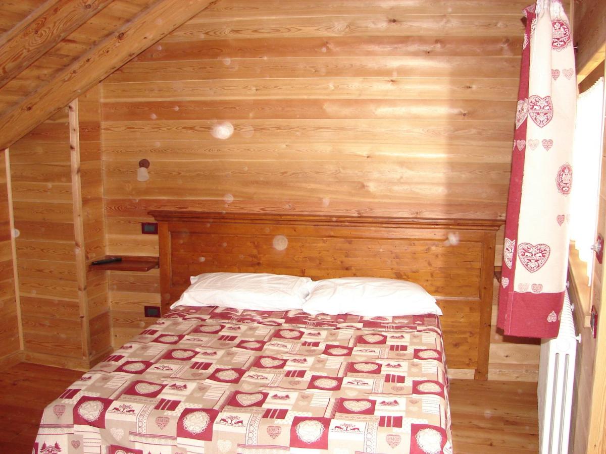 Doppel- oder Zweibettzimmer