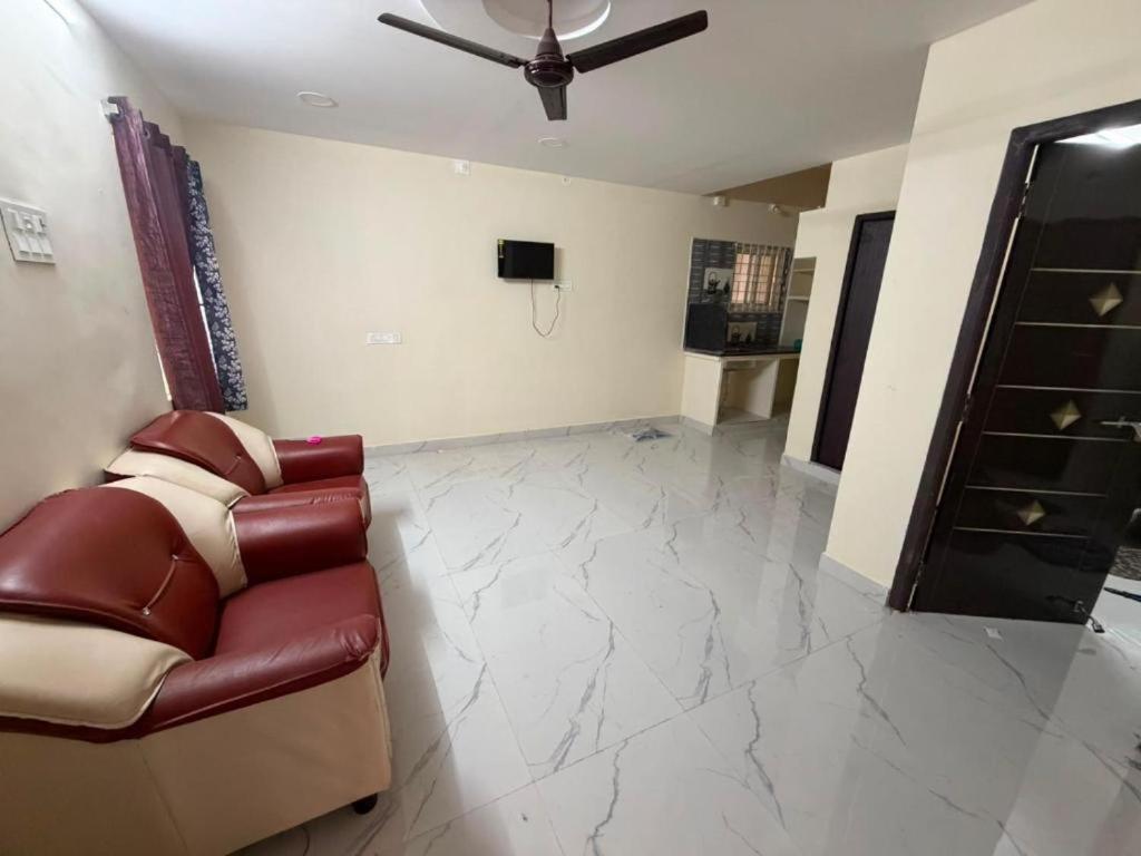 Tirumala 7 Home stay - Bed and Breakfast Tirupati
