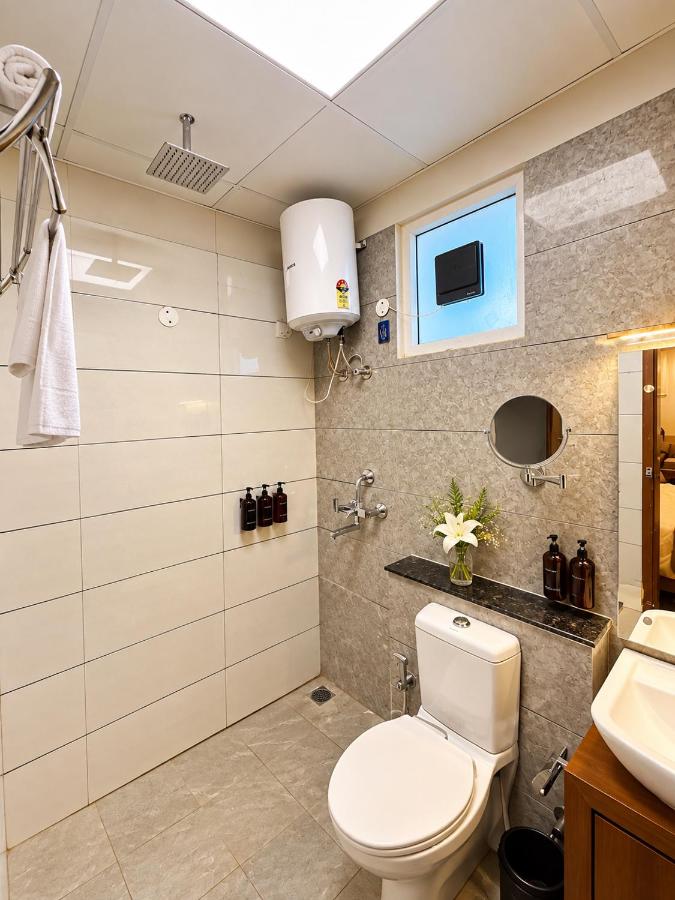 Snow Clad Ultra Luxury Suite Near Airport - Ferienwohnung Chandigarh