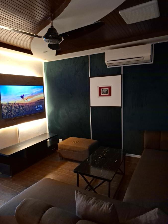 Private 1-Bedroom Apt - Park Towers F-10 Markaz - Chambres d'hôtes Islamabad