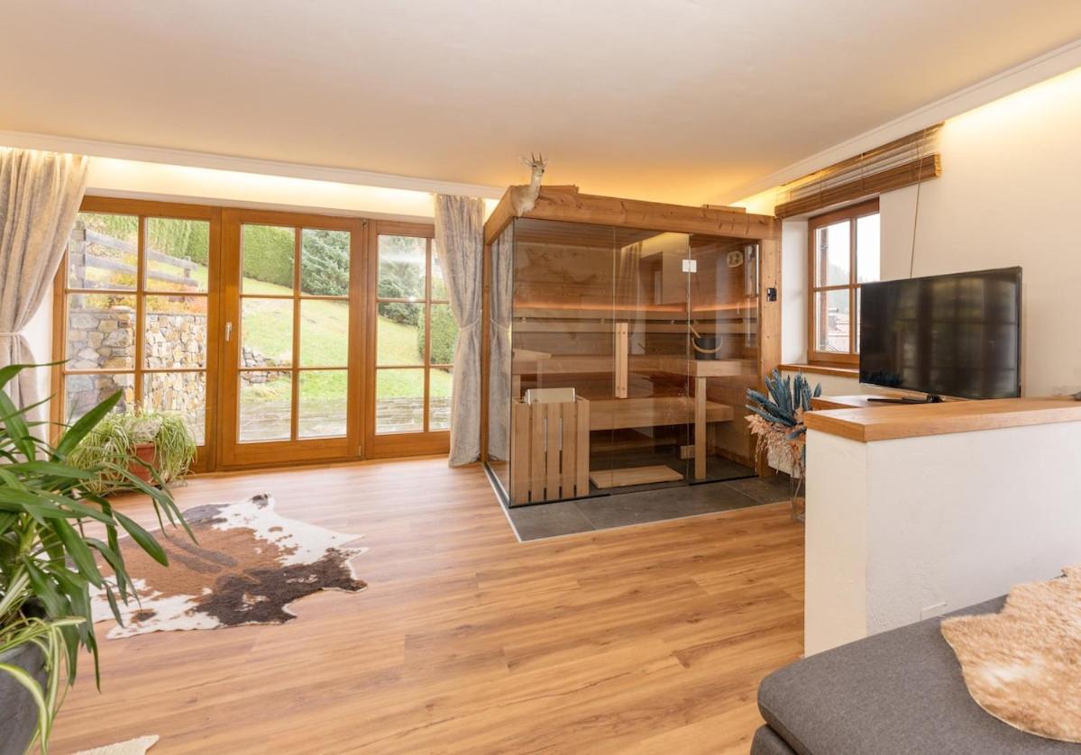 Spacious property with a beautiful view in Flachau - B&B Flachau