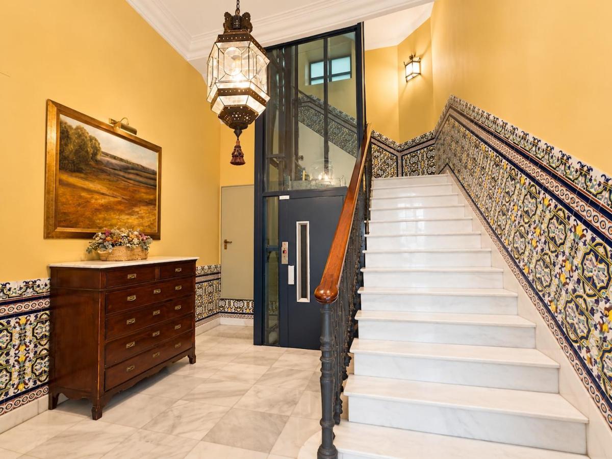 MonKeys Apartments Adriano Palace - B&B Sevilla