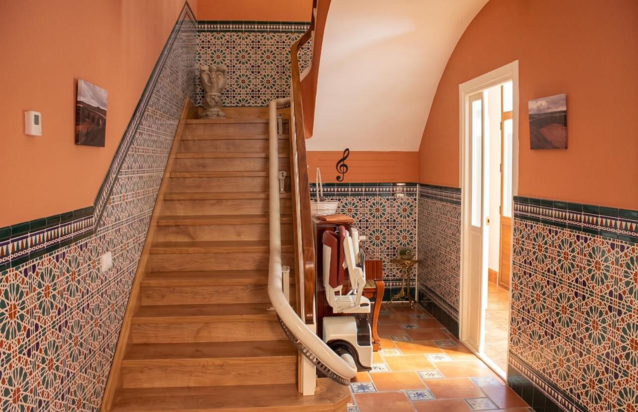 Charming House in Villanueva de los Infantes with Enclosed Garden - Chambres d'hôtes Infantes
