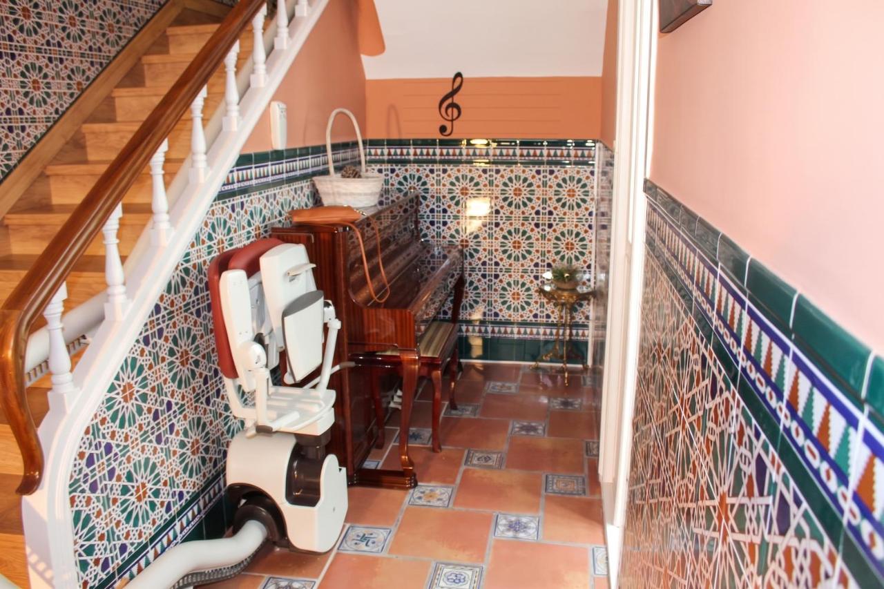 Charming House in Villanueva de los Infantes with Enclosed Garden - Chambres d'hôtes Infantes