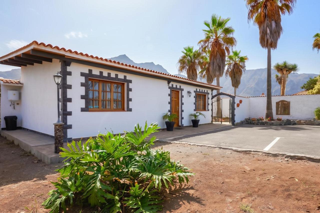 Charming house in Buenavista del Norte with shared pool - Chambres d'hôtes Buenavista del Norte
