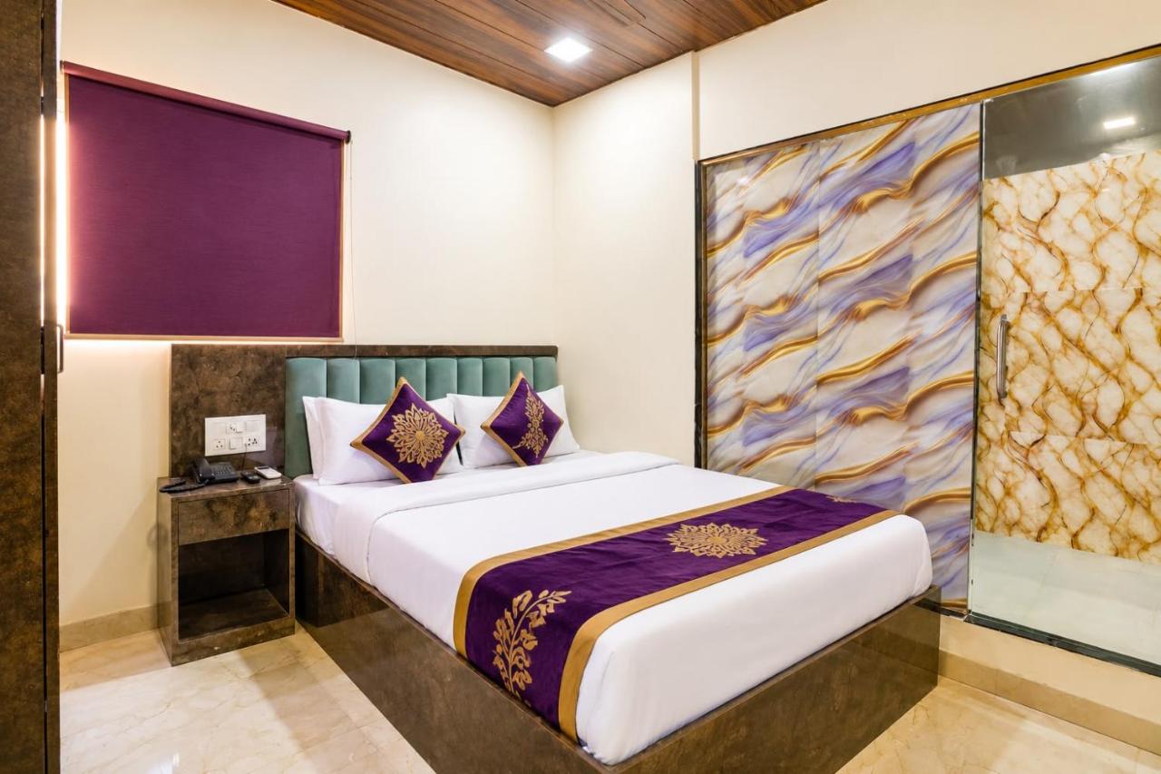 Revmagic BB Town-Nxt to Kokilaben Hospital - Chambres d'hôtes Bombay
