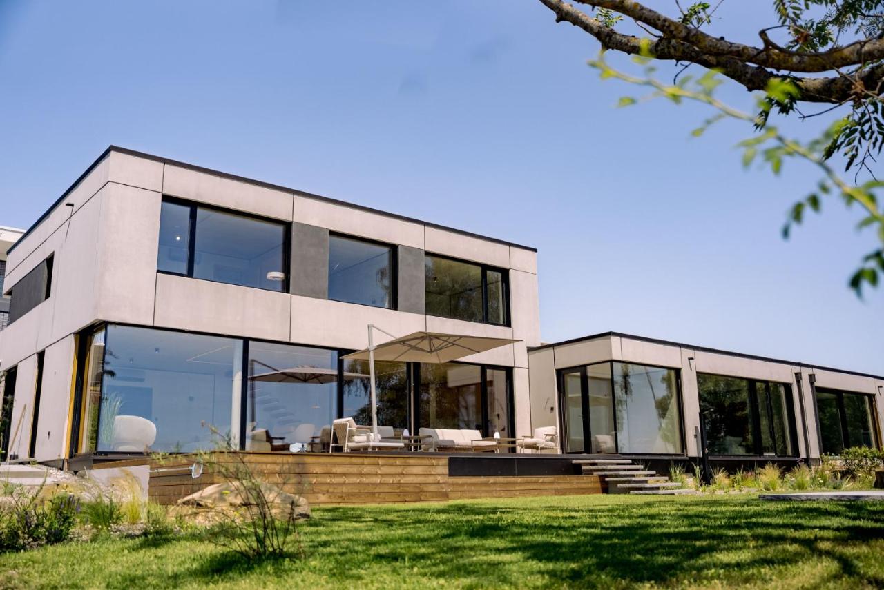 LAKE Villa Überlingen - Private Lakeside Spa & Beach - B&B Überlingen