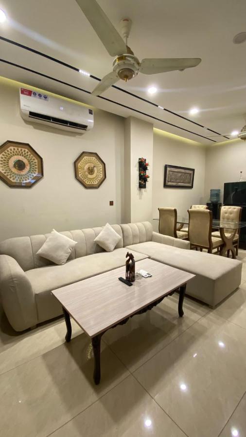 Luxury one bed in zeta mall - Bed and Breakfast Islamabad