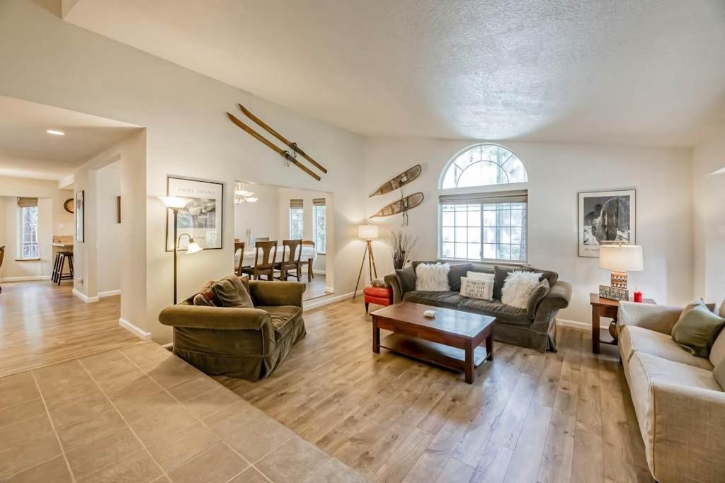 Montgomery Estates Ski & Beach Haven - B&B South Lake Tahoe