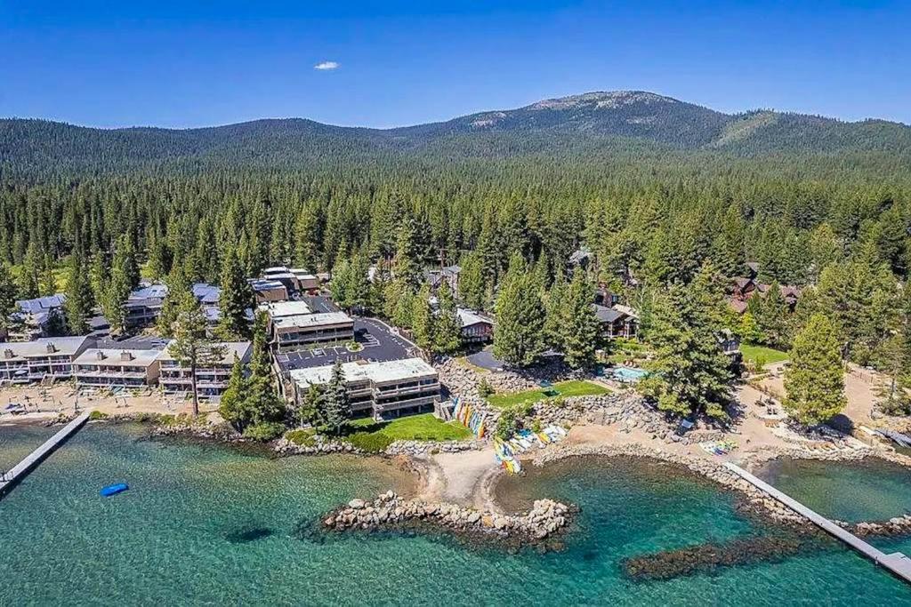 Summit & Shore Chalet - B&B Tahoe Vista