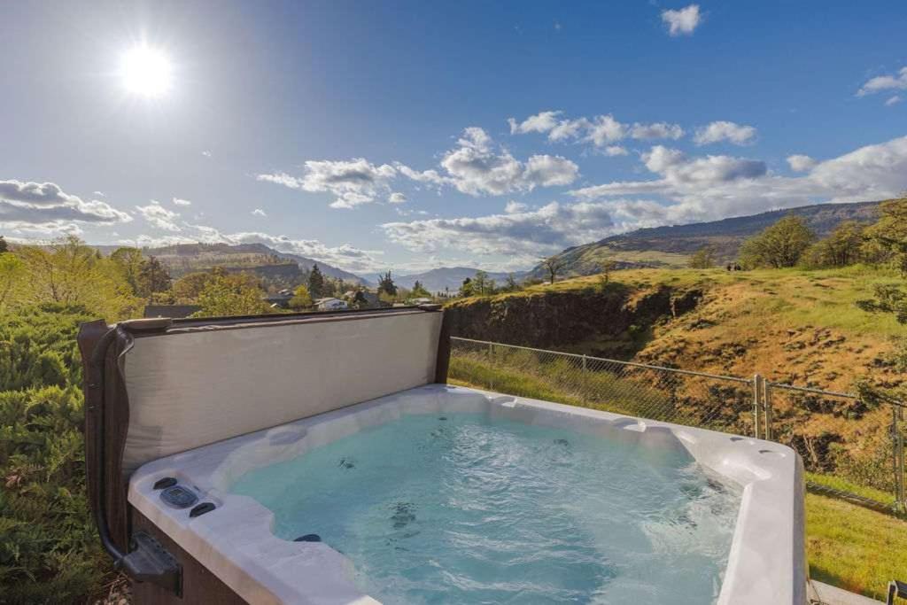 The Wandering Waterfall - B&B Mosier