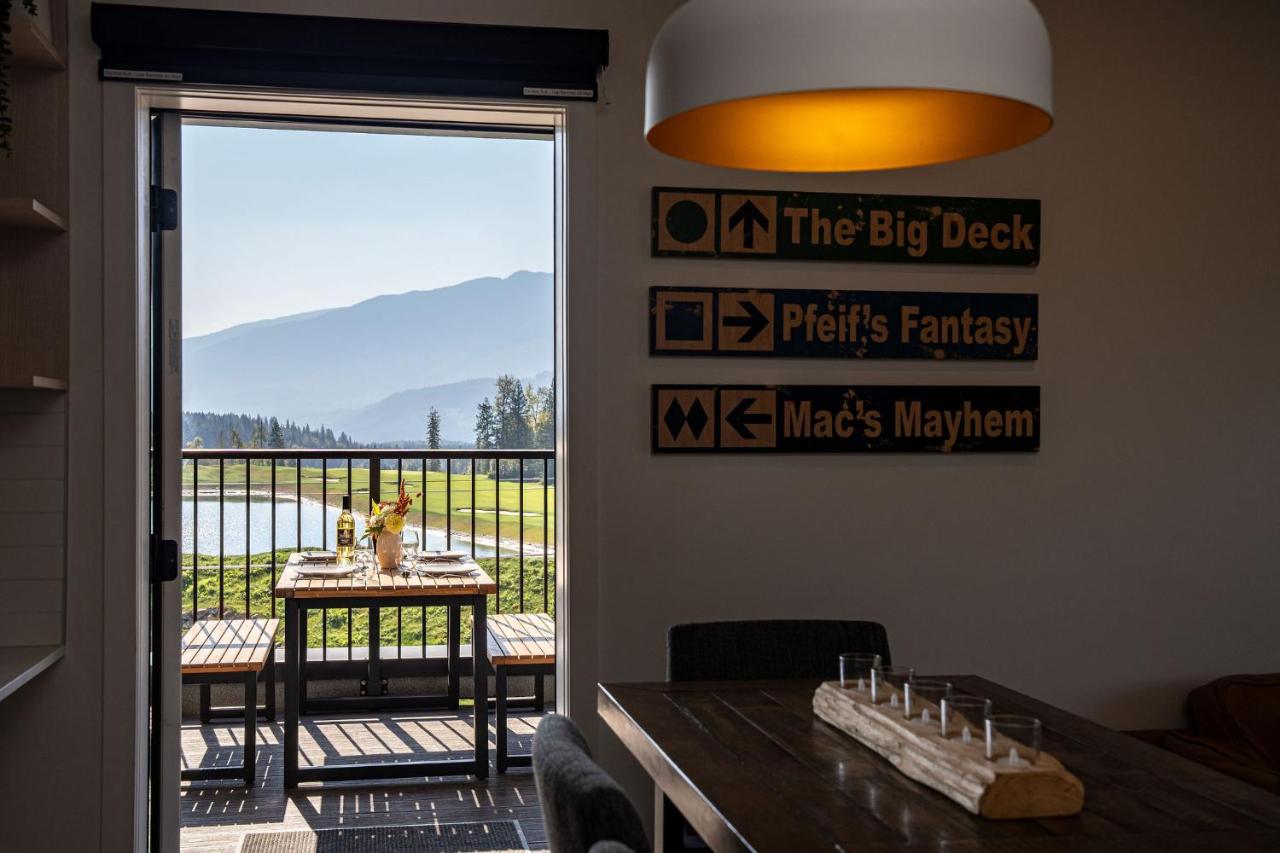 The Big Deck by Revelstoke Vacations - B&B Revelstoke