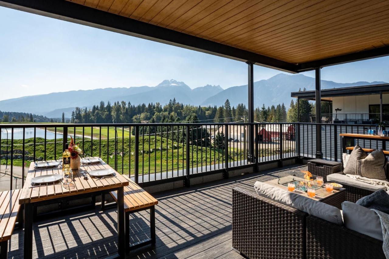 The Big Deck by Revelstoke Vacations - B&B Revelstoke