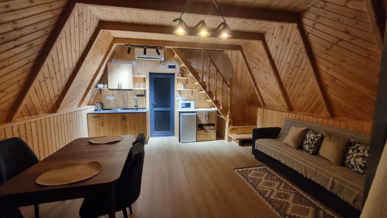 Doppelzimmer mit Balkon (2 Erwachsene + 1 Kind)